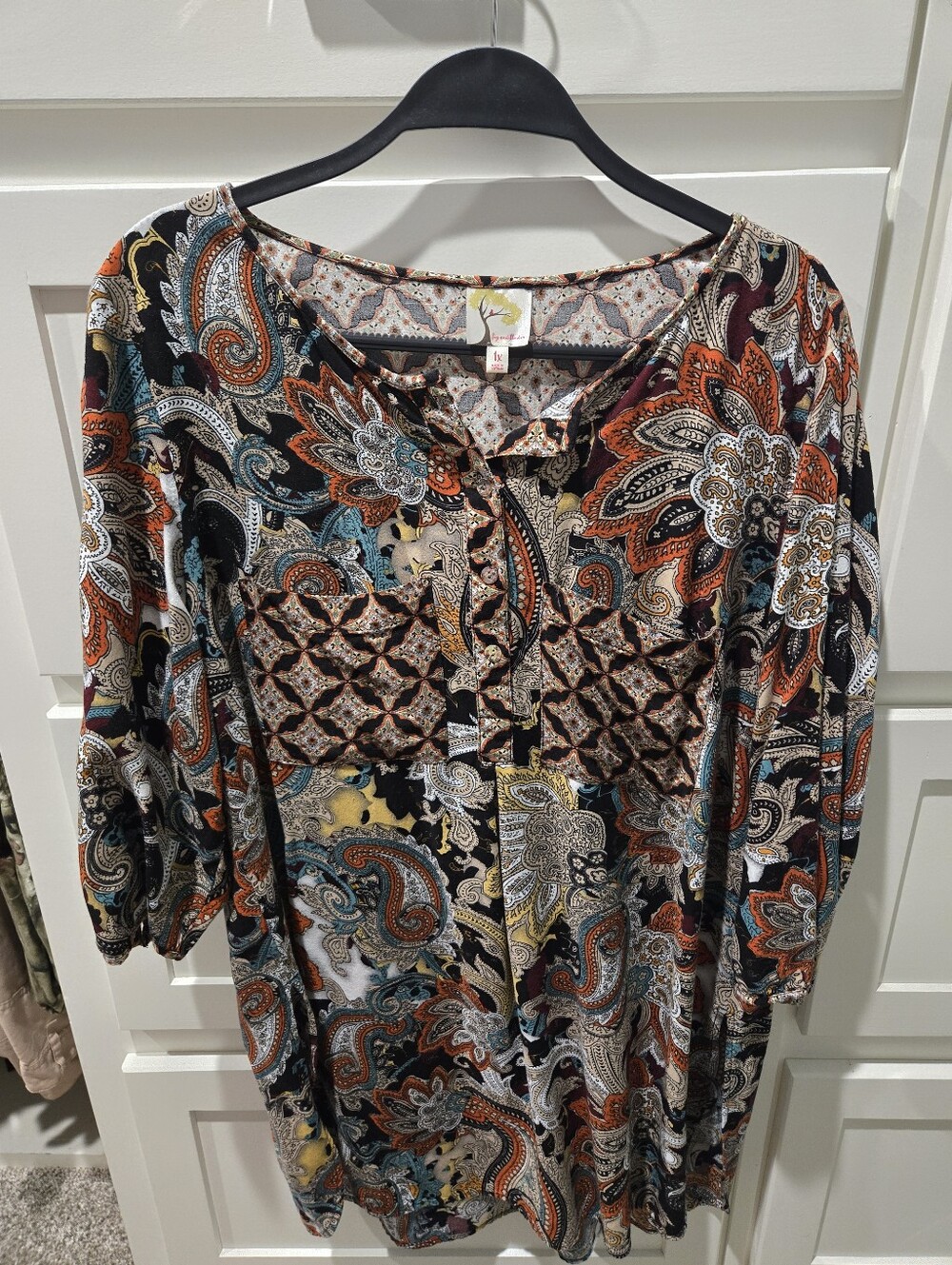 Ladies Multi-colored Top Size 1x